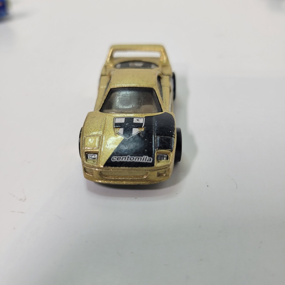 Hot‎ Wheels Ferrari F40 Gold Centomila Diecast Car Toy Vehicle 1988
